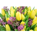 Kytice žlutých tulipánů